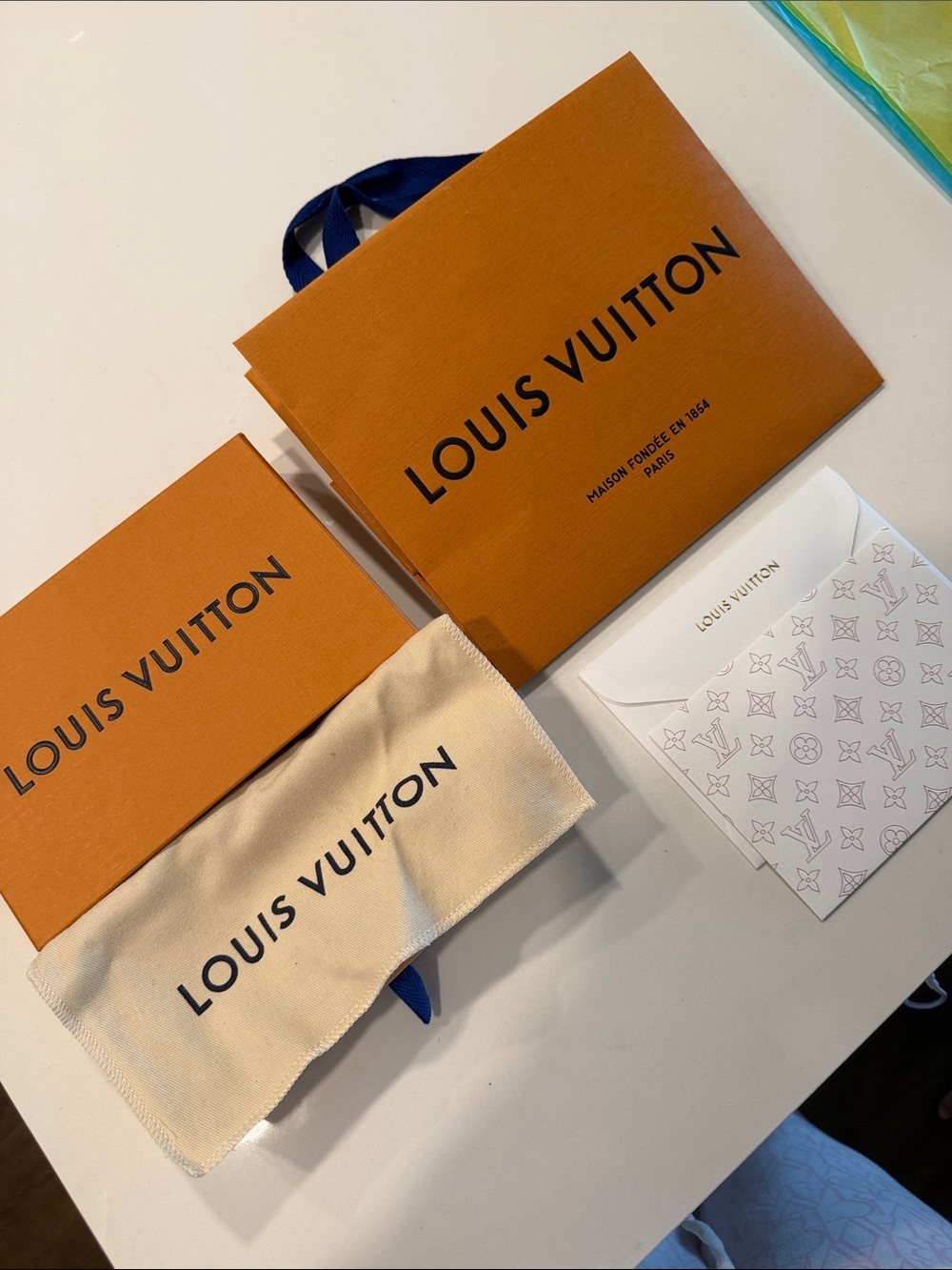 LV BOX, DUSTBAG, CARD, BAG